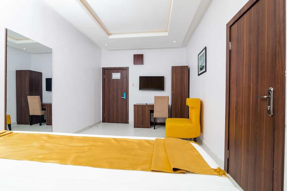 Deluxe Room - Photo 8