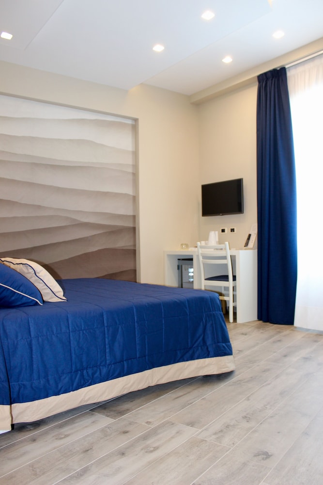 Deluxe Double Room, Non Smoking, Sea View - Photo 33