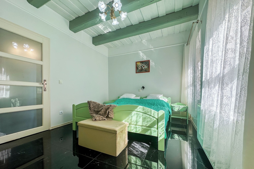 Family House, Multiple Bedrooms (Nora Guest House)
