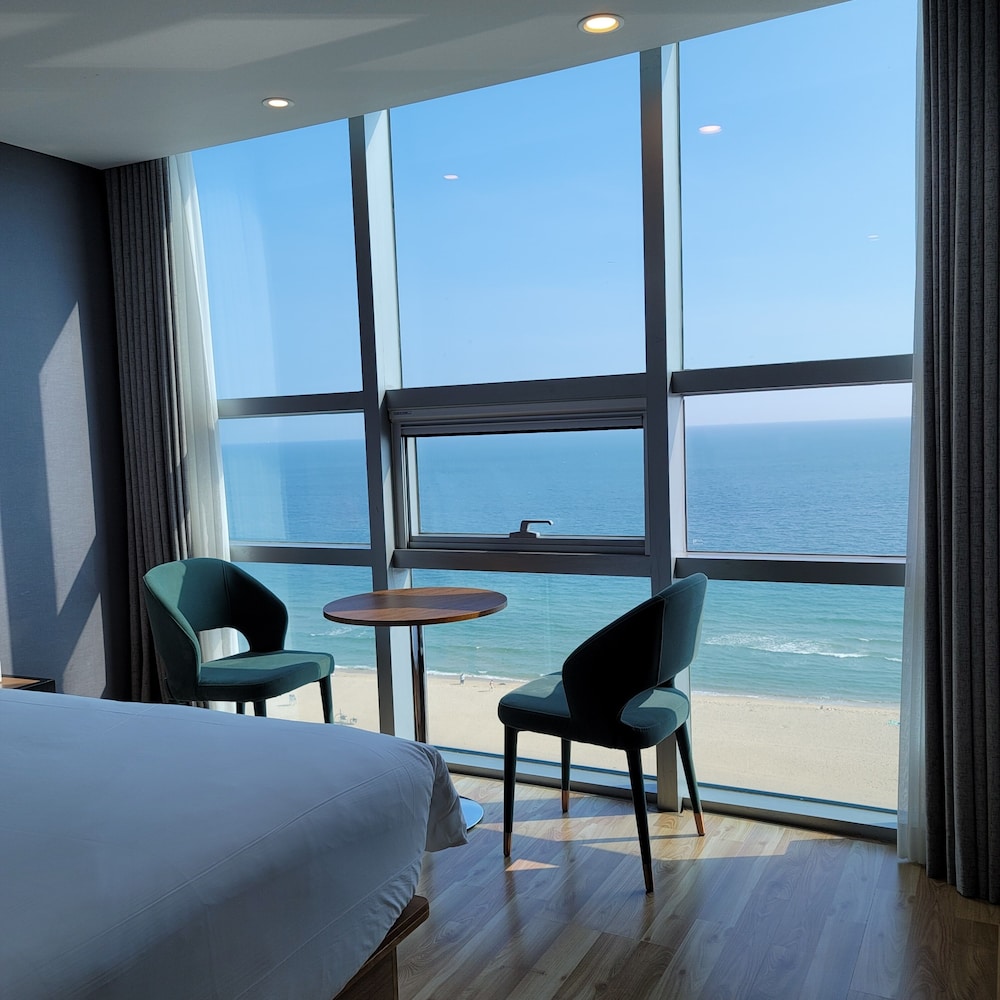 Deluxe Room, Sea View photo 2