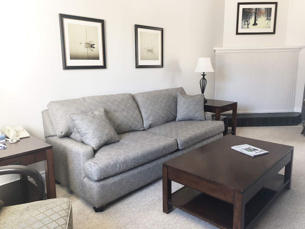 Townhome, 2 Bedrooms photo 1