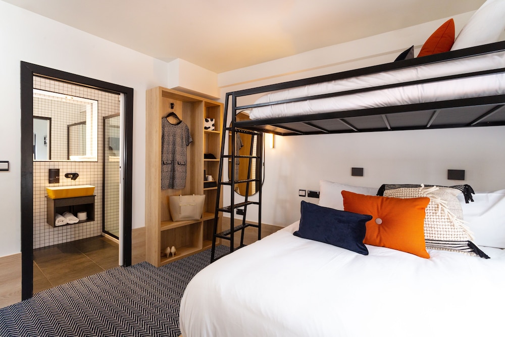 Superior Triple Room - Photo 1
