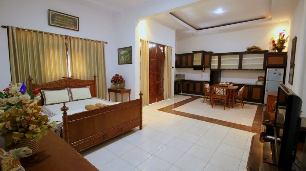 Family Room photo 1