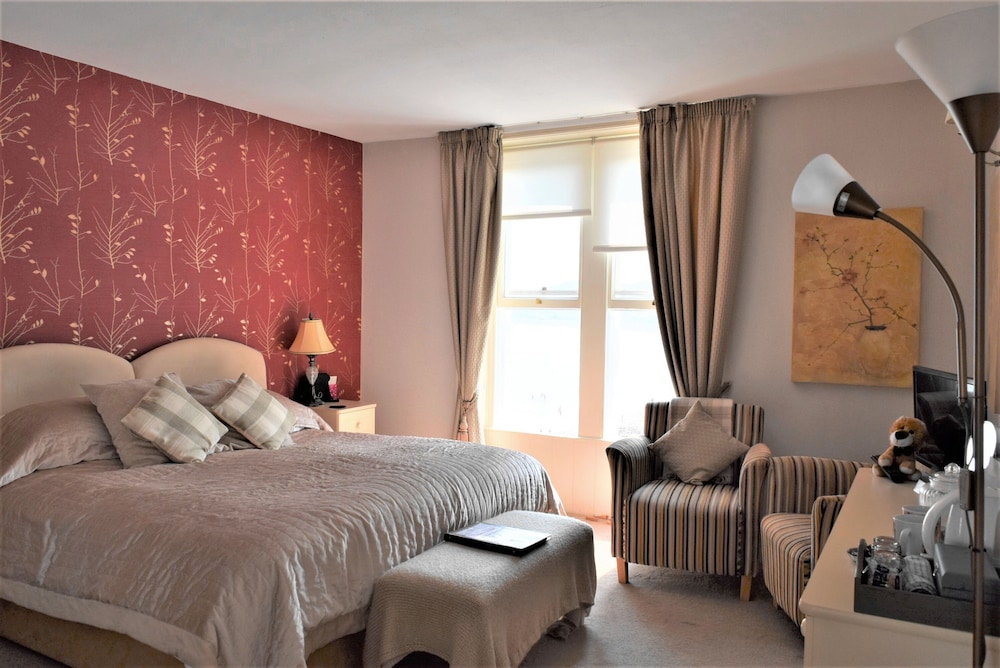 Superior Double or Twin Room, Ensuite, Sea View photo 1