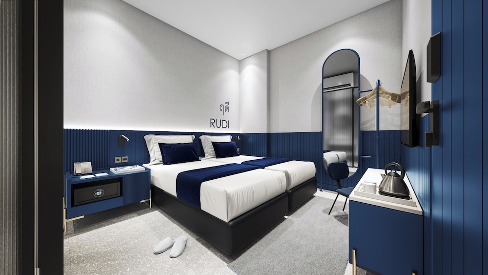 Standard Twin Room, Women only