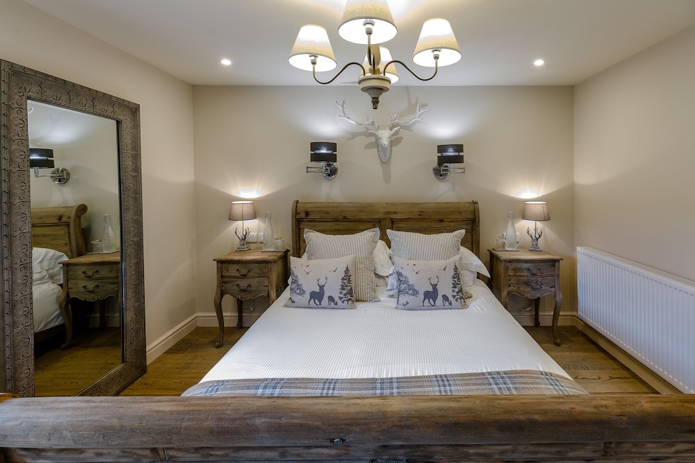 Superior House, Accessible, Ensuite photo 2