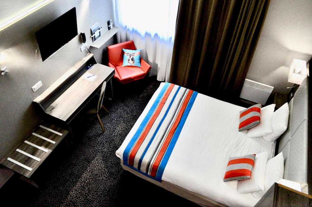 Standard Room, Multiple Beds - Photo 5