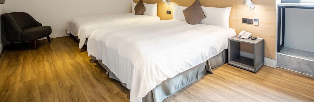 Business Quadruple Room photo 3