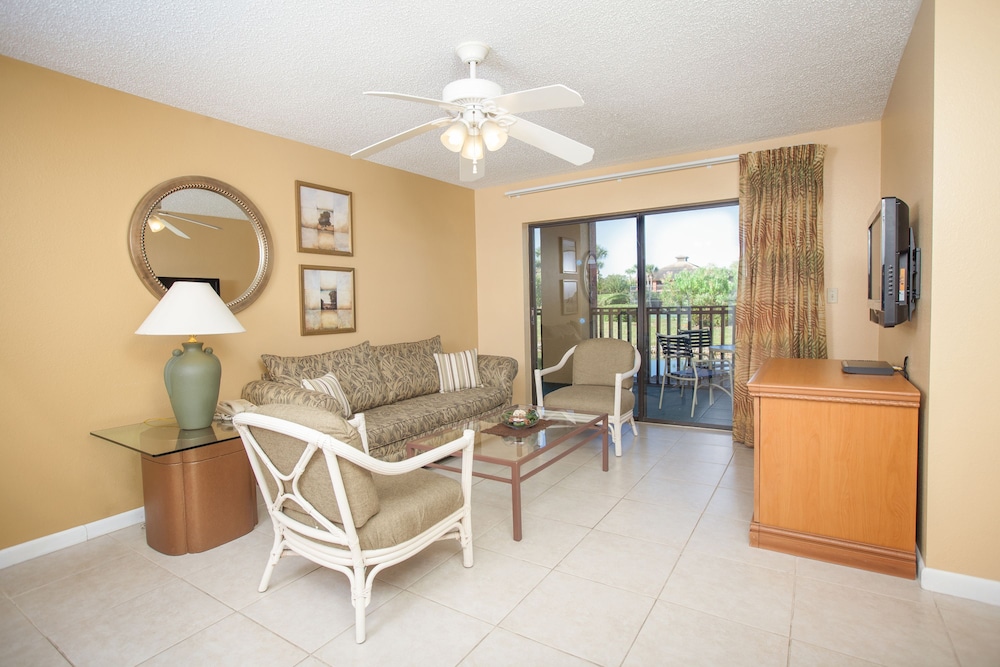 Suite, 2 Bedrooms - Photo 8