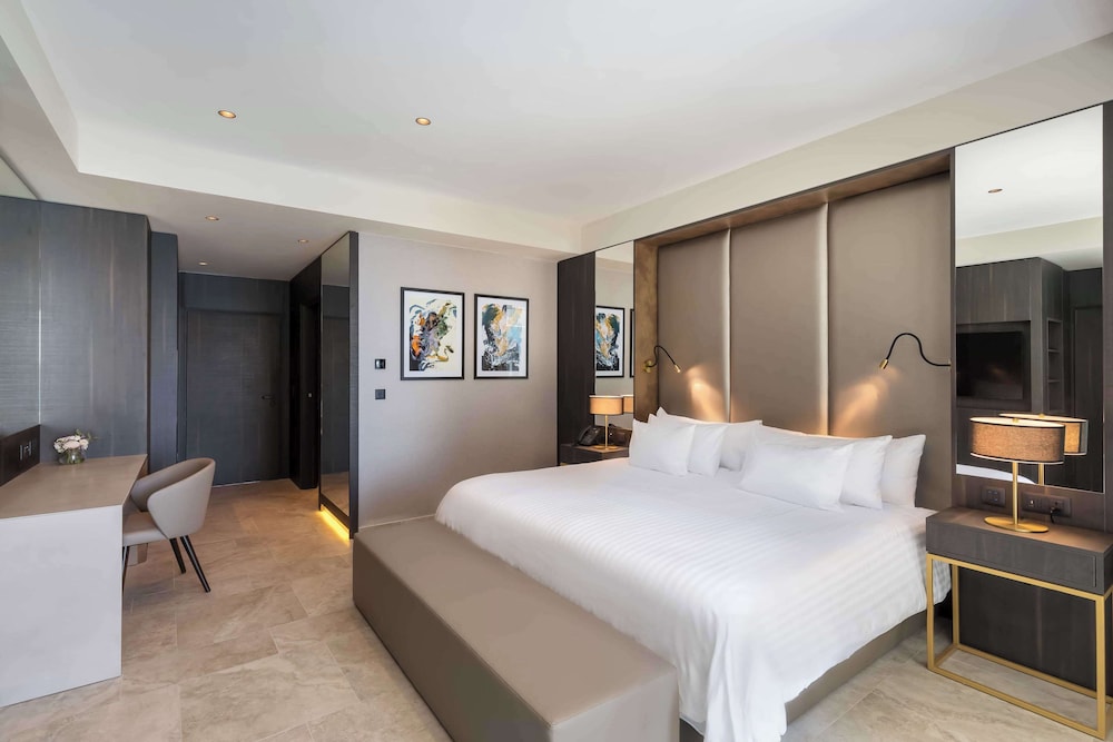 Superior Room, Partial Sea View photo 3