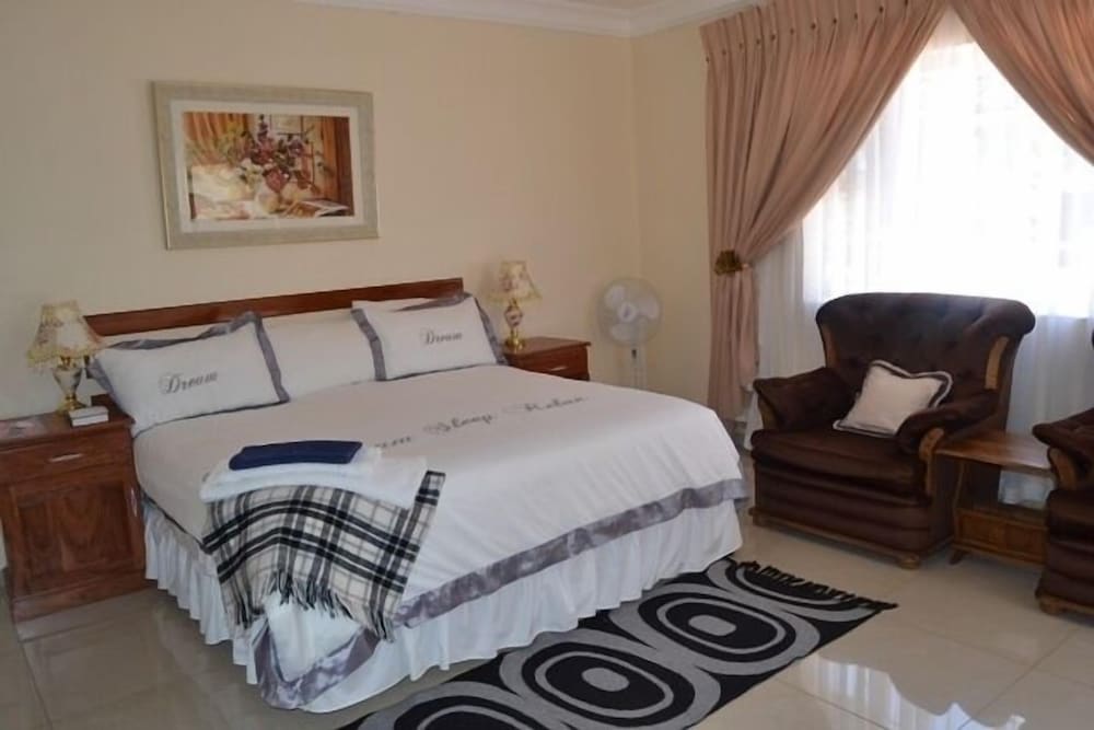 Standard Room photo 3