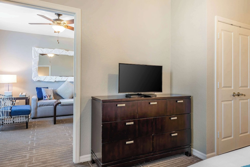 Suite, 3 Bedrooms, Non Smoking, Balcony
