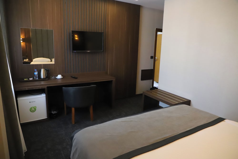 Standard Single Room, City View photo 3