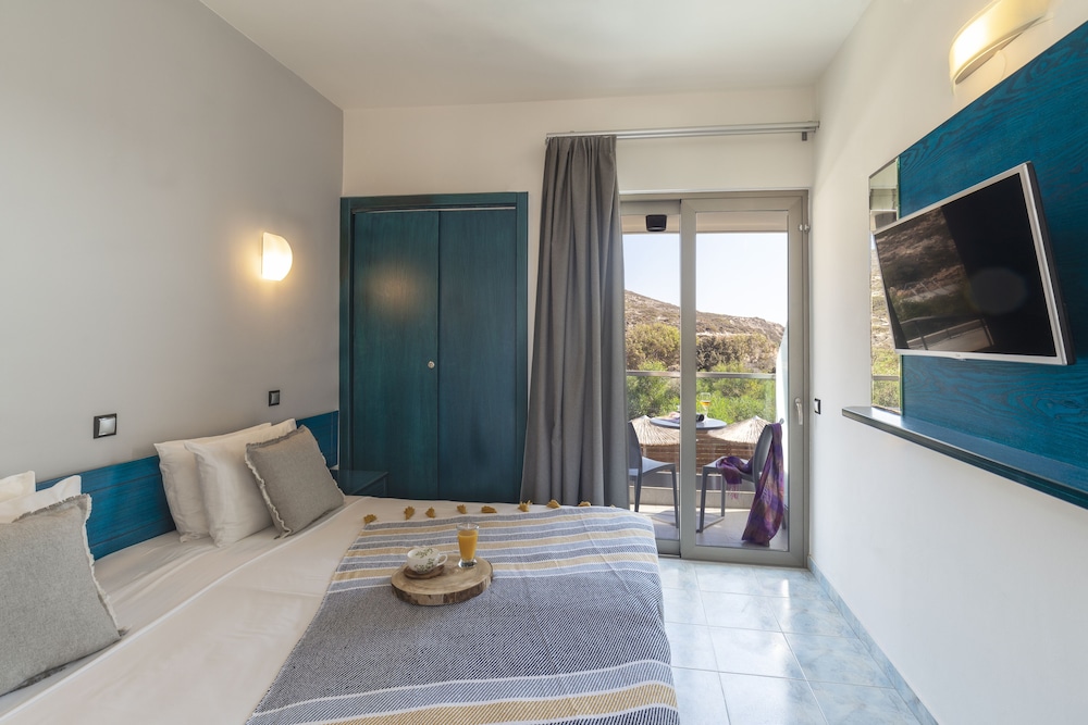 Double Room, Balcony, Sea View photo 1