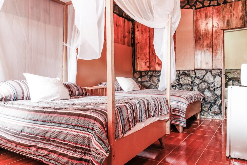 Superior Quadruple Room, 2 Queen Beds, Non Smoking photo 2