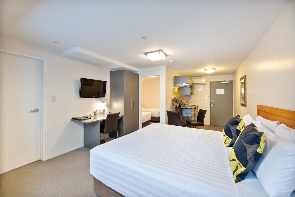One Bedroom - Photo 8