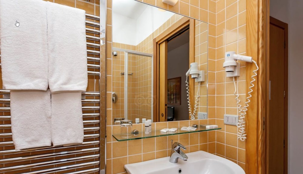 Classic Double or Twin Room photo 2