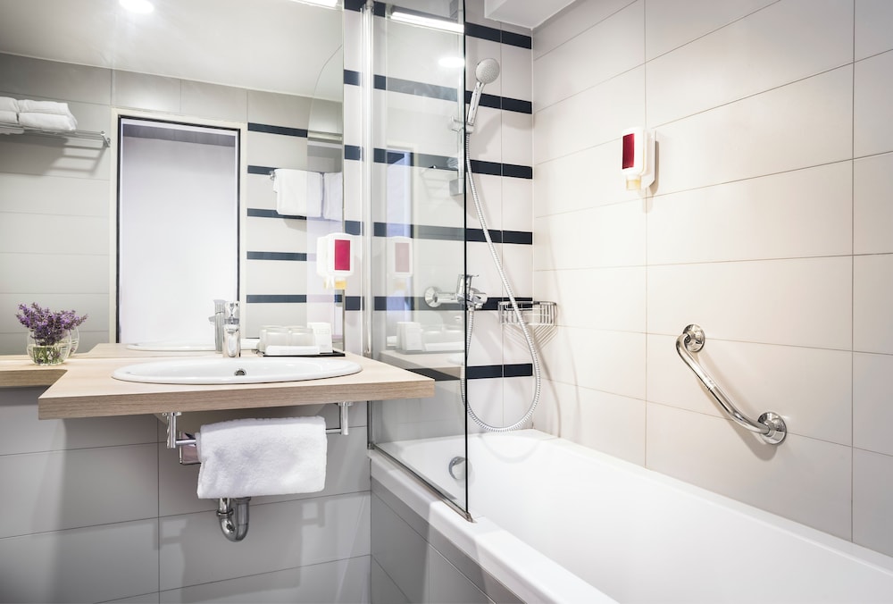 Superior Twin Room with additional bed, Sea View - Photo 6