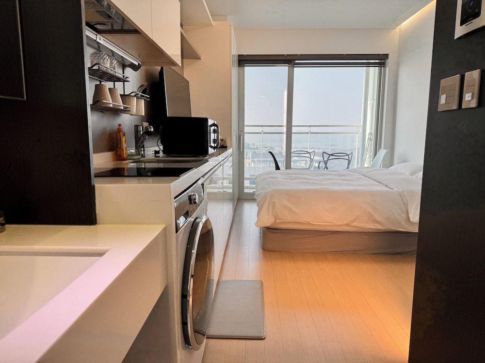 Deluxe Double Room - Photo 14