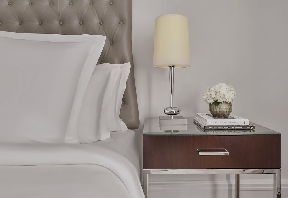 Room (Townhouse)
