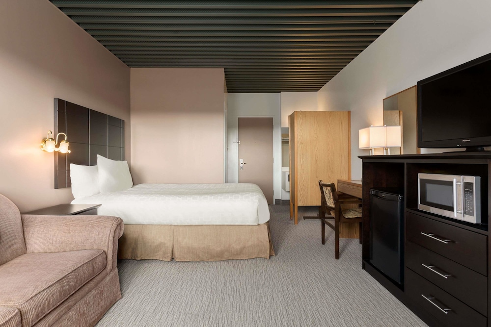 1 Queen Bed, Sofa Bed, Ground Floor, Non-Smoking