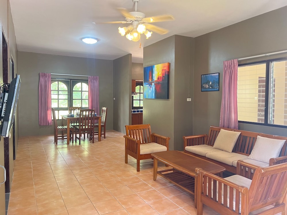 City Villa photo 2