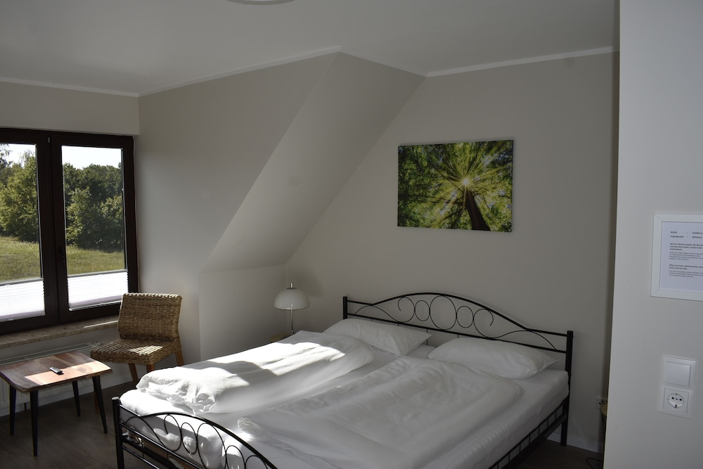 Standard Room, Non Smoking, Garden View photo 1