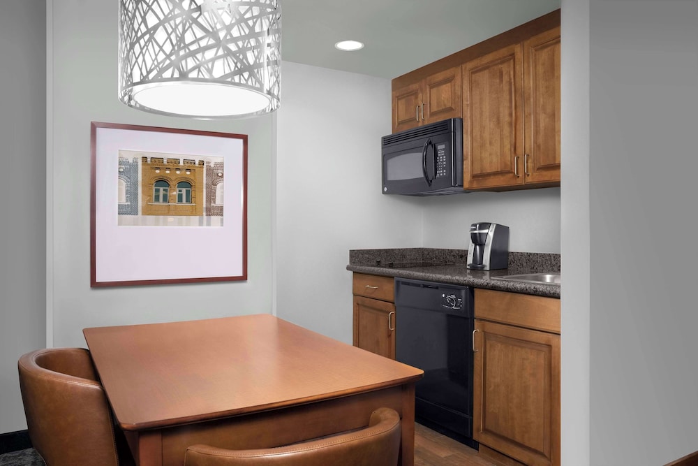 Suite, 2 Queen Beds, Accessible, Non Smoking (Mobility & Hearing, Roll-in Shower) - Photo 4