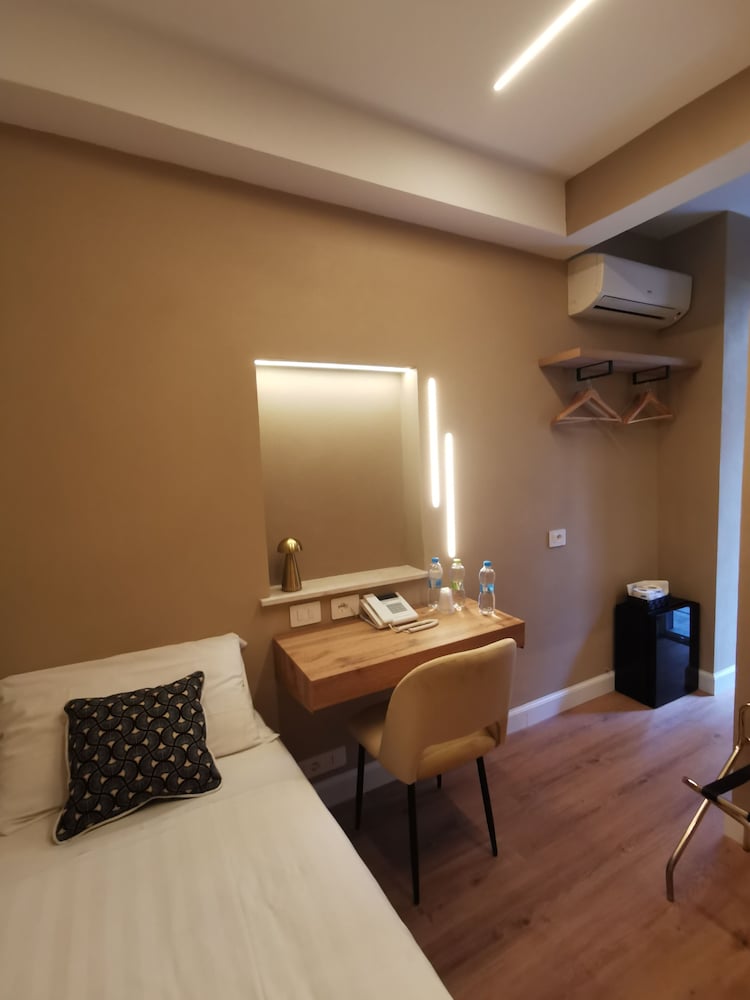 Deluxe Room, 1 Twin Bed, Private Bathroom