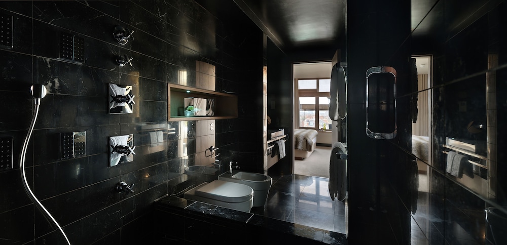 Penthouse Suite photo 3