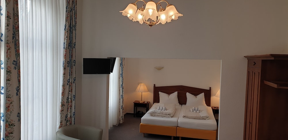 Classic Double or Twin Room, City View