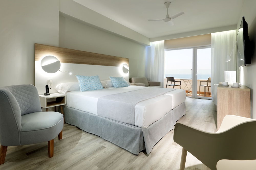 Grand Double Room, Terrace, Sea View (2 adults + 2 children) - Photo 1