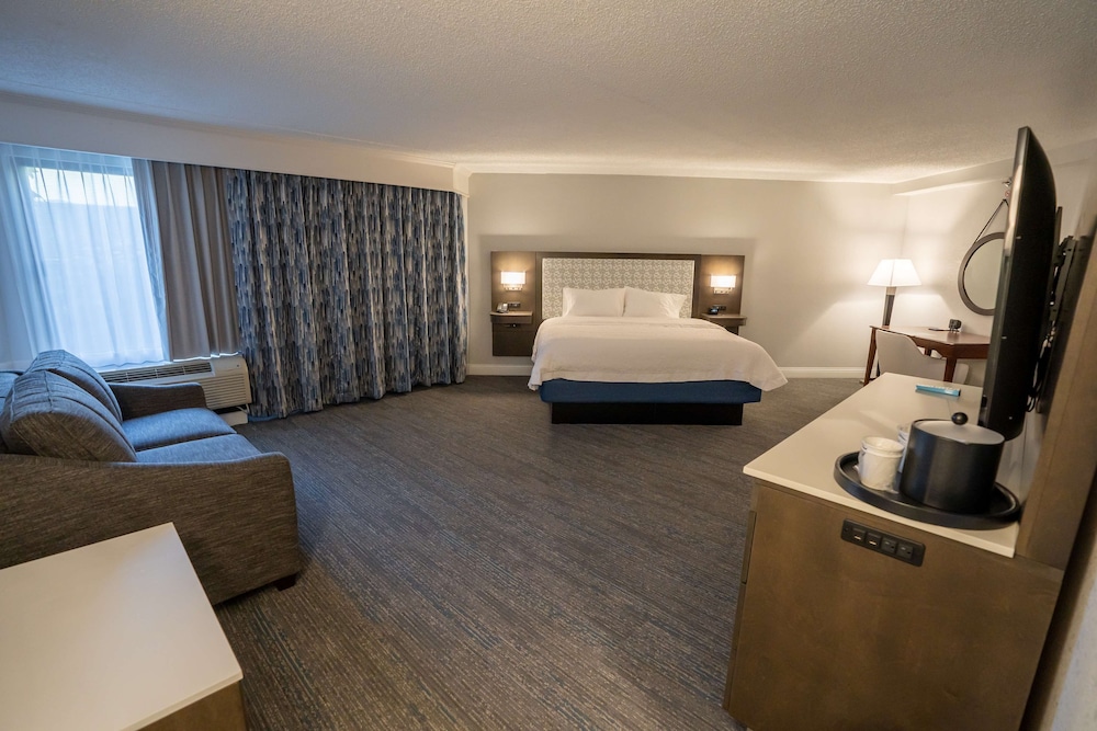 Junior Suite, 1 King Bed - Photo 2