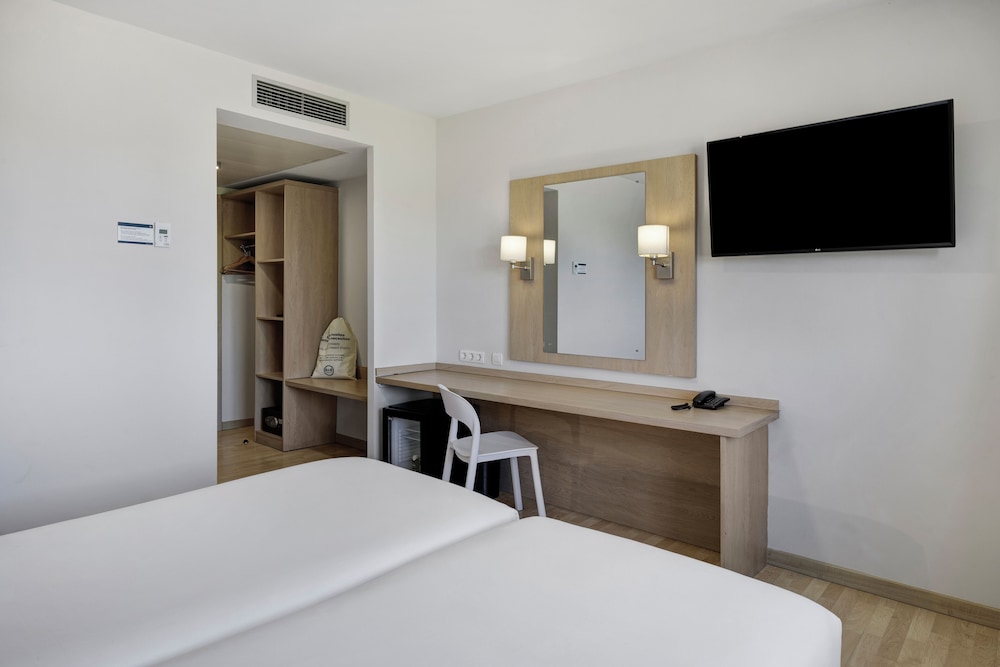 Twin Room - Photo 4