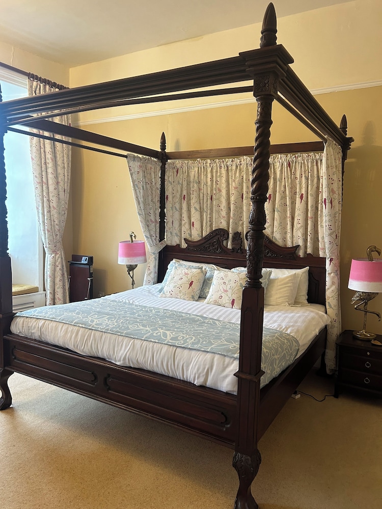 De-Asby King Four Poster