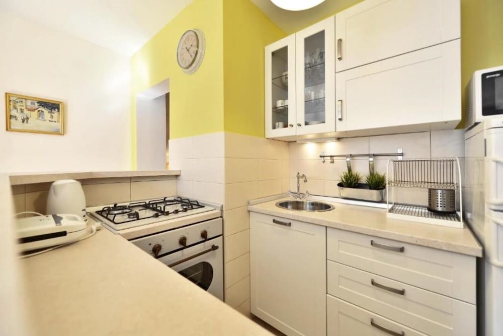 Apartment (Ivory - central and comfortable - A2()