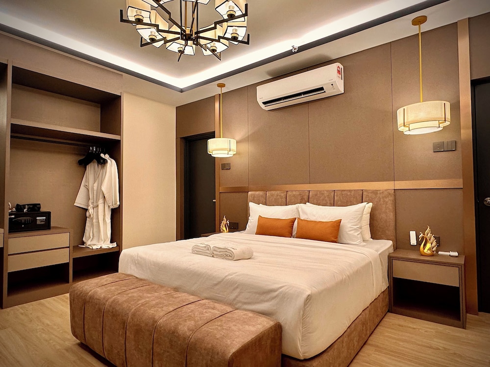 Presidential Suite, 1 King Bed, Partial Sea View