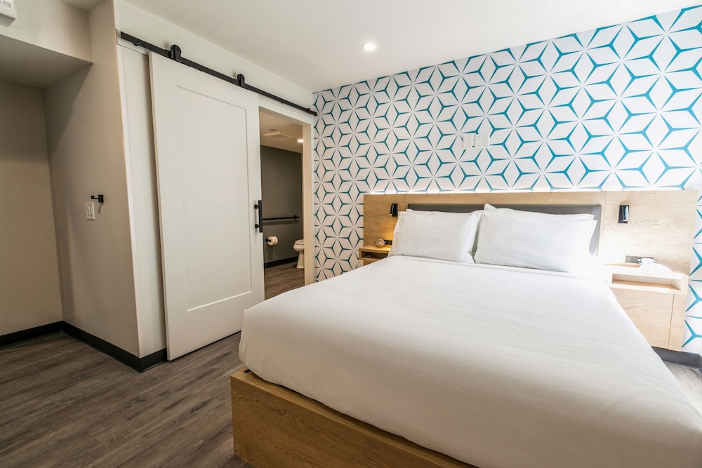 Basic Room, Accessible (Self Check-in with Virtual Front Desk) photo 2