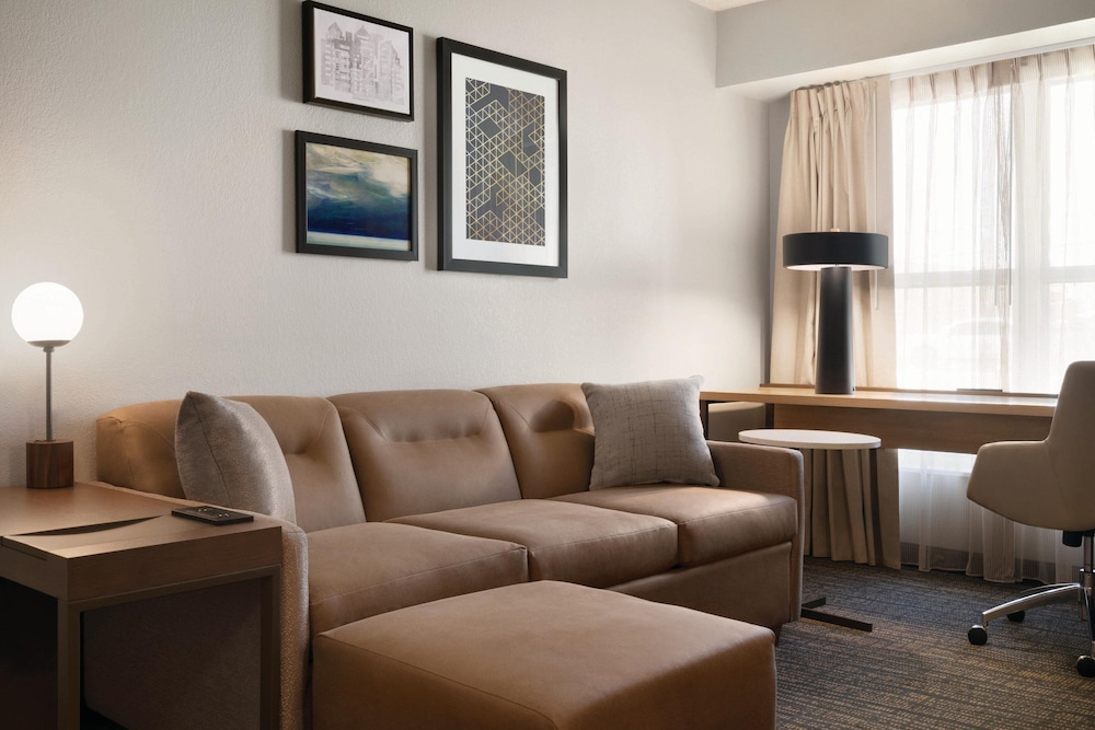 Suite, 2 Bedrooms, Non Smoking (Fireplace) thumbnail 5