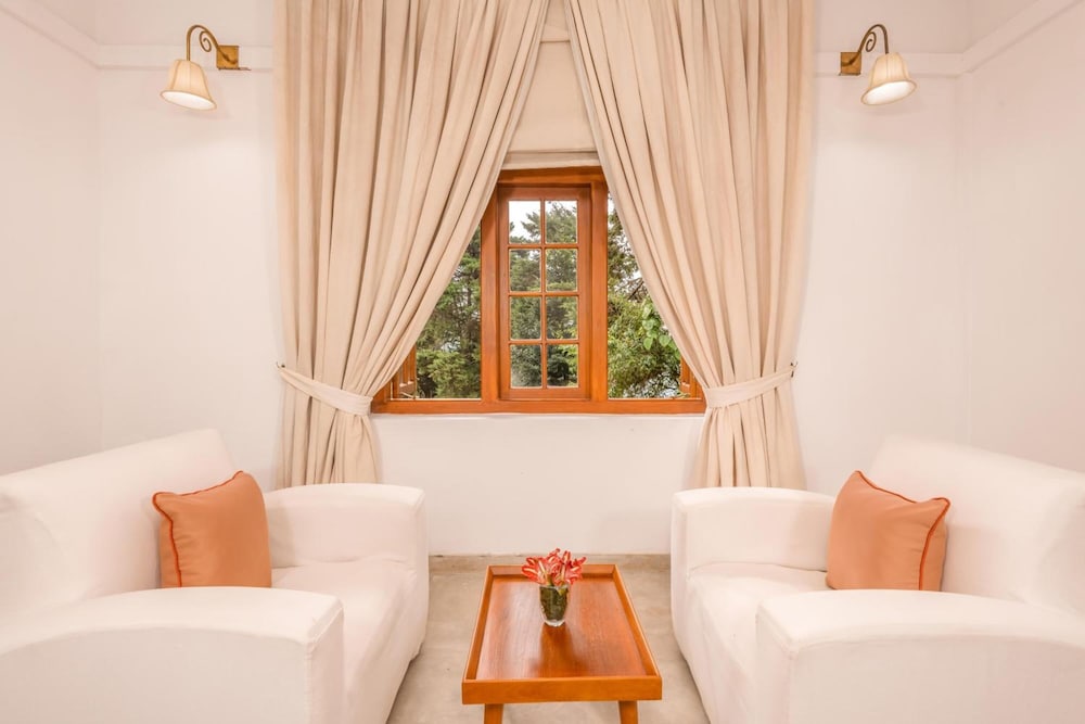White Room - Photo 6