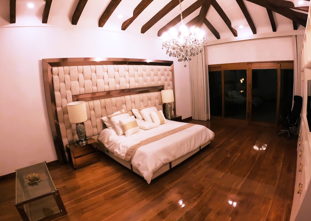 Elite Villa, Multiple Bedrooms, Pool View photo 2