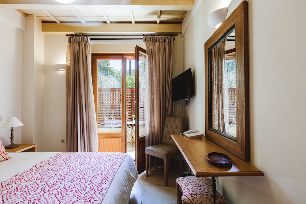 Superior Room - Evenos photo 3