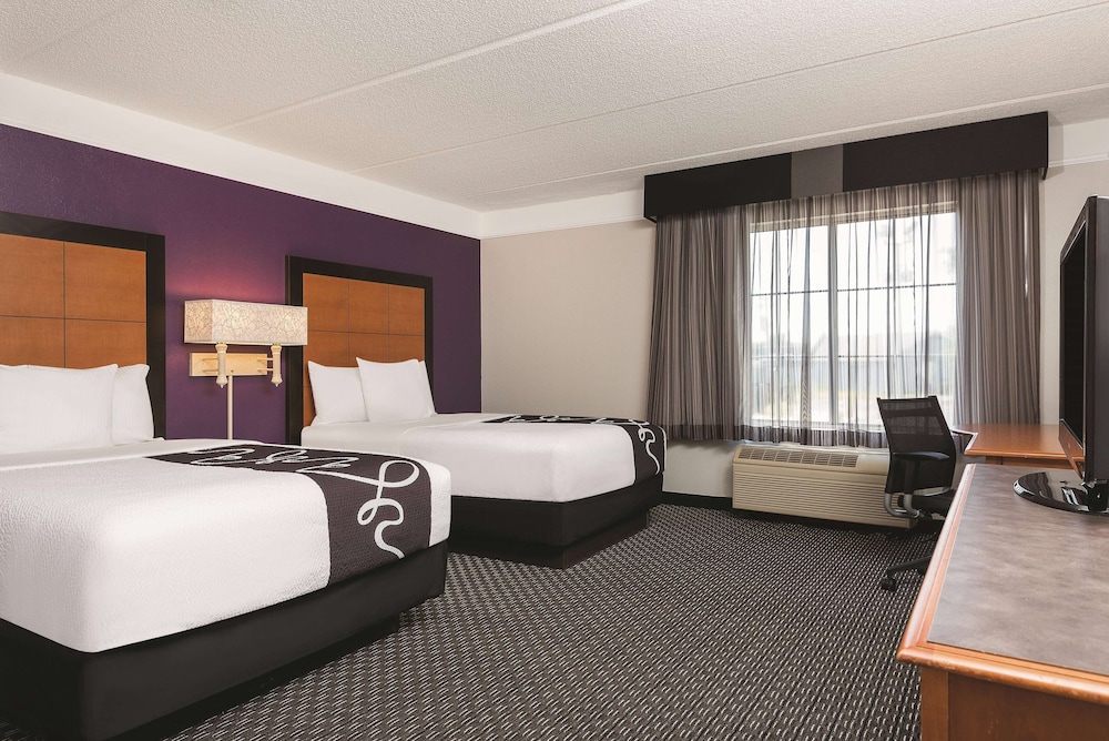 Room, 2 Double Beds, Non Smoking - Photo 1