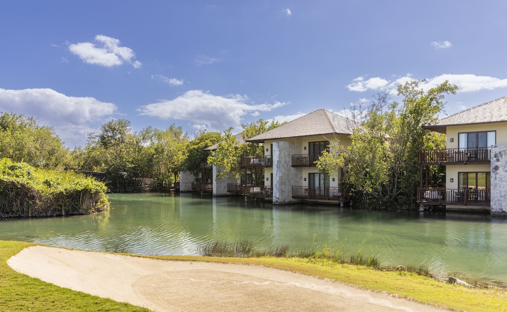 Casita Signature, Suite, 1 King Bed With Sofa Bed, Non Smoking, Canal View