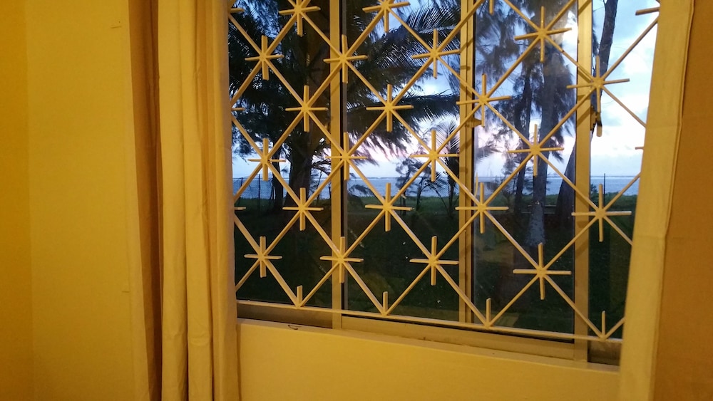 Family Bungalow, Multiple Beds, Ocean View, Beachfront photo 2