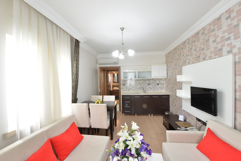 Standard Studio, 1 Bedroom, Bathtub, Garden View