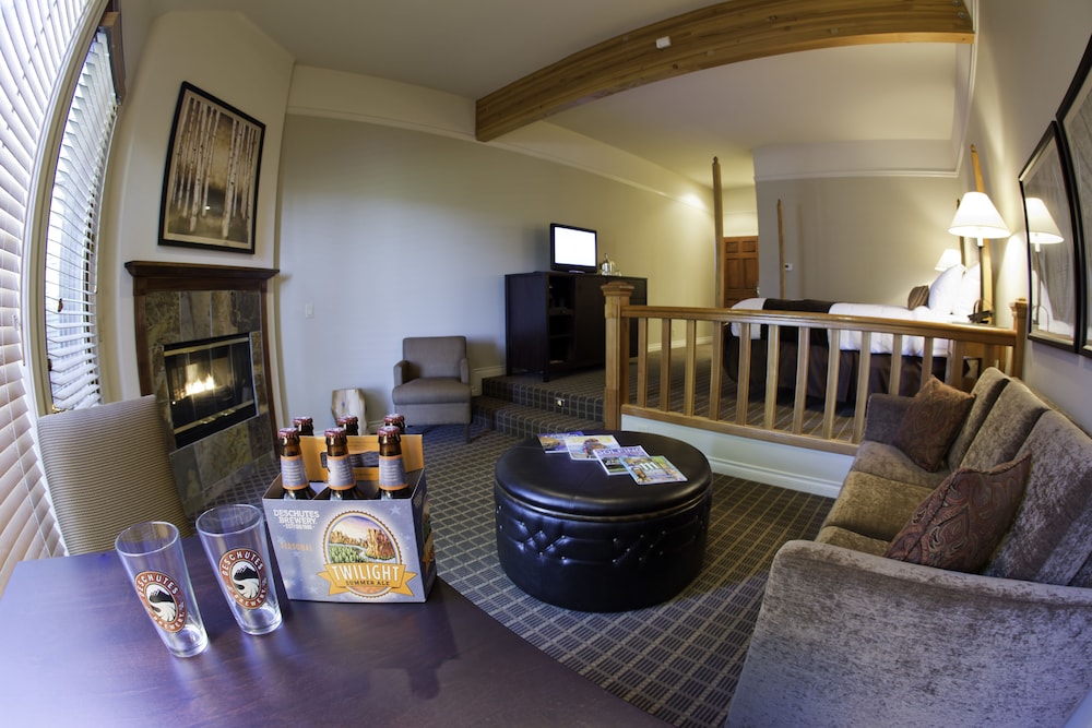 Deluxe Suite, Multiple Beds, River View photo 3