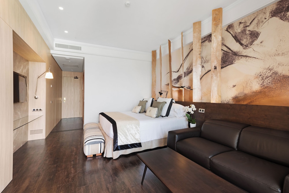 Superior Double Room, Terrace (Pool Access) photo 2