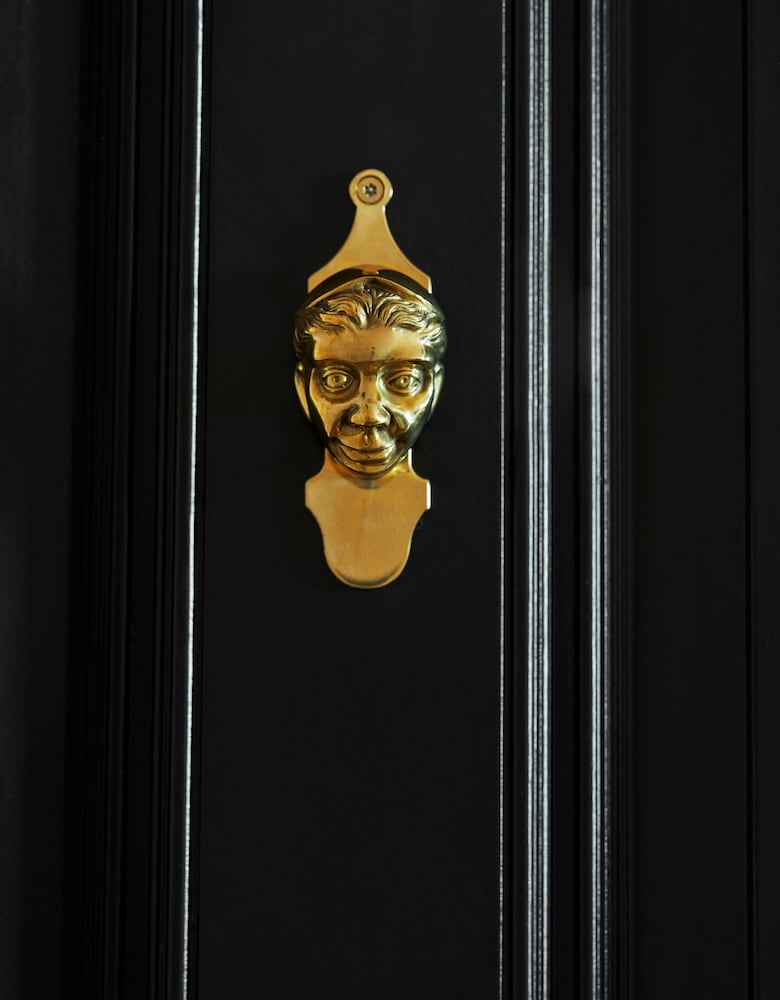 Room (Petite Chelsea) photo 2
