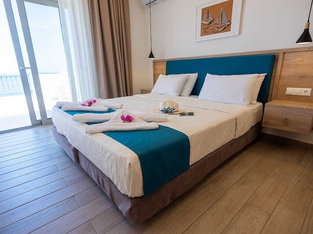 Double Room - Photo 5